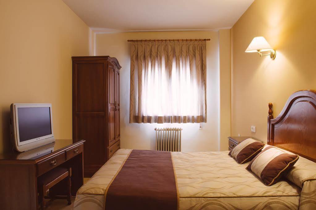 Hotel Arevalo クエンカ エクステリア 写真